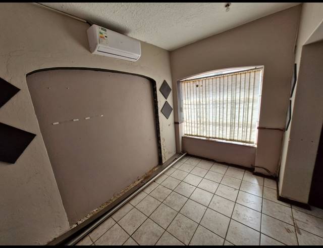 204M² RETAIL TO LET IN PARKRAND